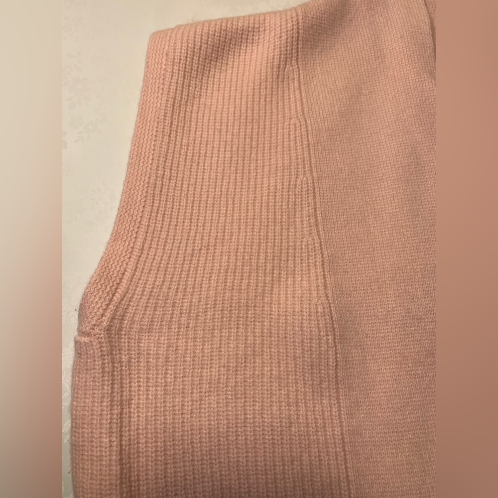 EUC Sweater Vest: Angora/Lambswool, Vintage 1980s, Dusty-Rose Pink - Picture 8 of 11